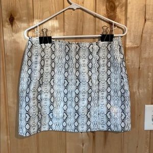 Newbury Kustom skirt